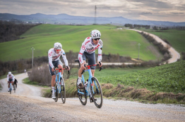 Ag2r va porter un cuissard Denim lors des Strade Bianche