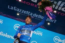 Tour d'Italie : Thibaut Pinot "On y prend goût à ce maillot"