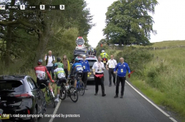 La course en ligne des championnats du monde arrêtée