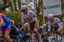 Plusieurs coureurs World-Tour n'ont toujours pas retrouvé d'équipe en vue de la saison 2024